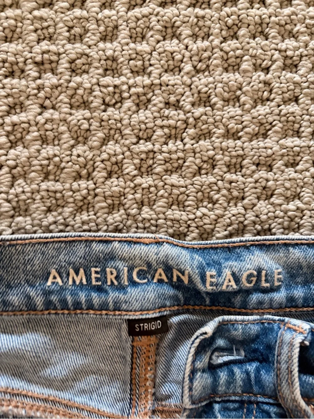 American Eagle Light Blue Denim Jeans Waistband Detail - Picture 3 of 3